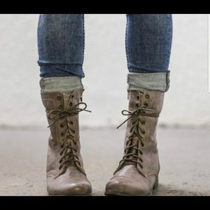 Distressed Gray Steve Madden Troopa Boots